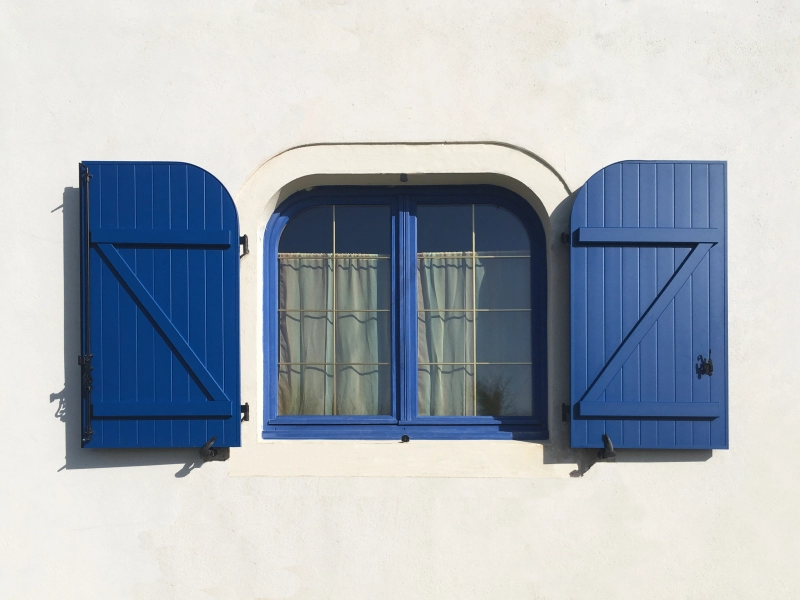 Découvrez les volets battants Thiebaut installés par Bournigal à Nantes