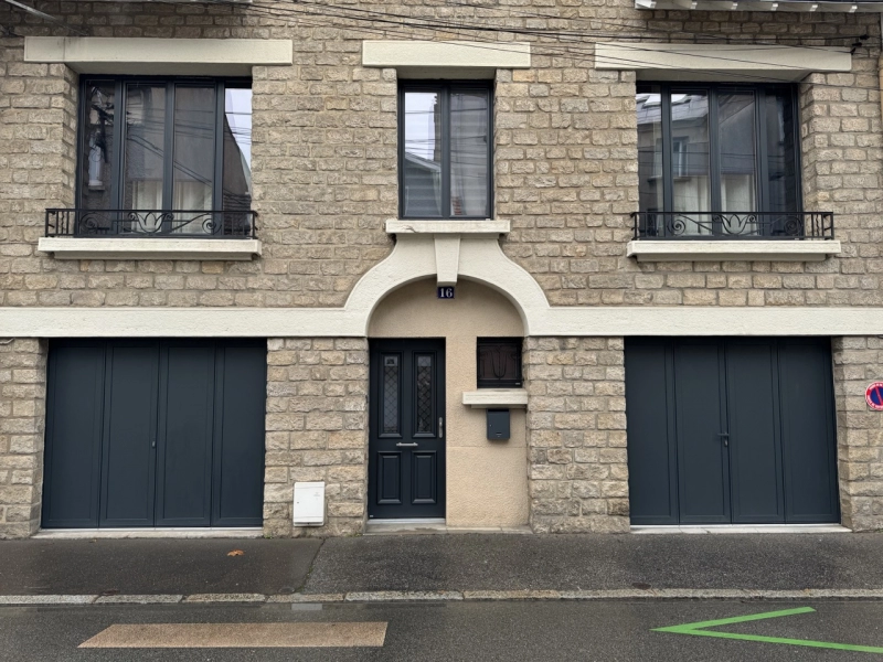 Remplacement de fenêtres, porte d’entrée et porte de garage à Nantes