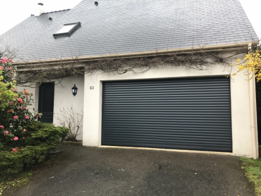 Changement d'une porte de garage et d'une porte d'entrée à Saint-Herblain