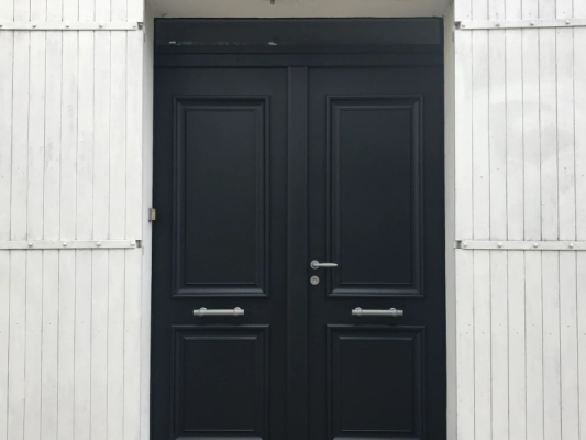 Installation d'une porte d'entrée à Nantes