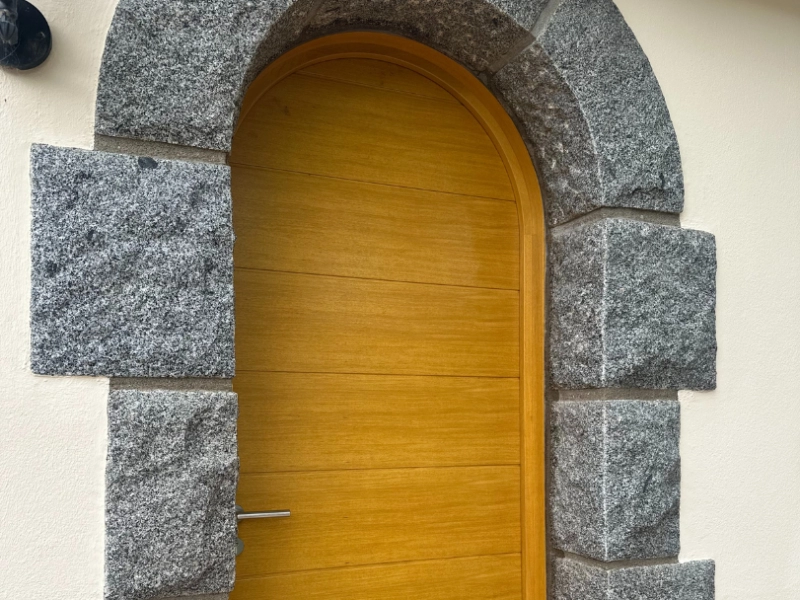 Porte d’entrée Bel’M TOUQUET en bois – Réalisation Bournigal à La Chapelle-sur-Erdre