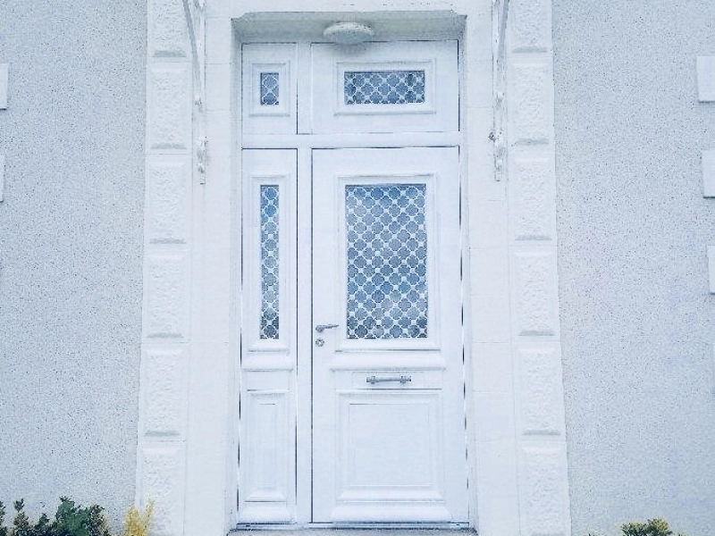 Pose d'une porte Athéna avec imposte en Loire-Atlantique
