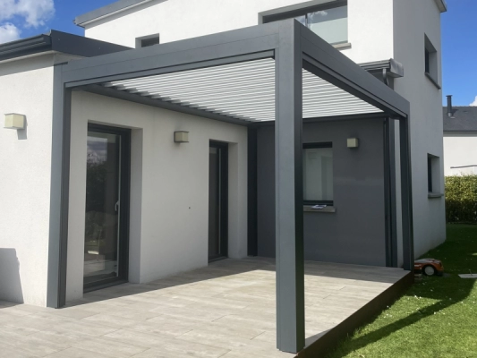 Installation d’une pergola bioclimatique proche de Nantes