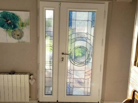 Pose d'une porte d'entrée en aluminium à côté de Pouliguen