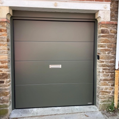 Porte de garage avec boîte aux lettres intégrée Nantes